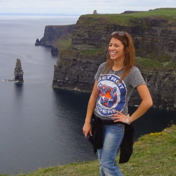 Meet your Posher, Amanda - Picture 5 of 6